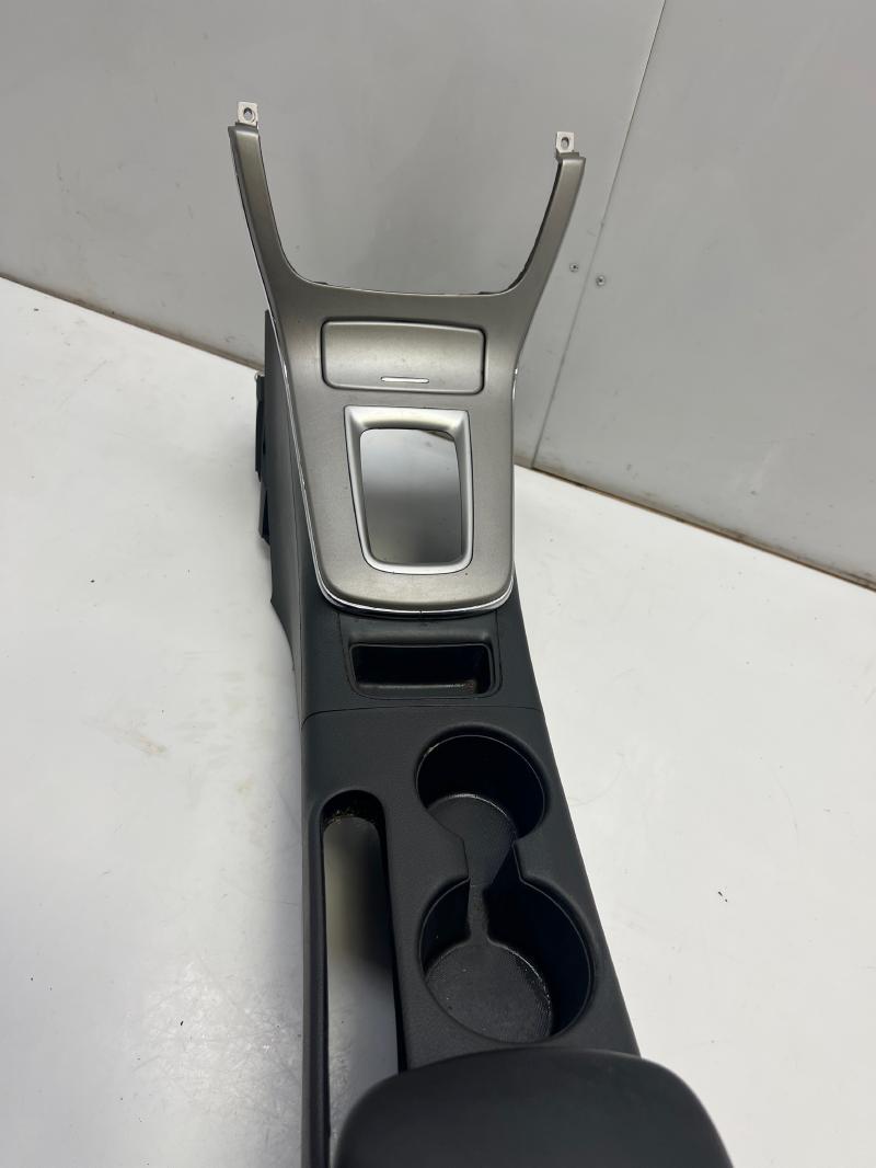 2013 Nissan Sentra Front Console