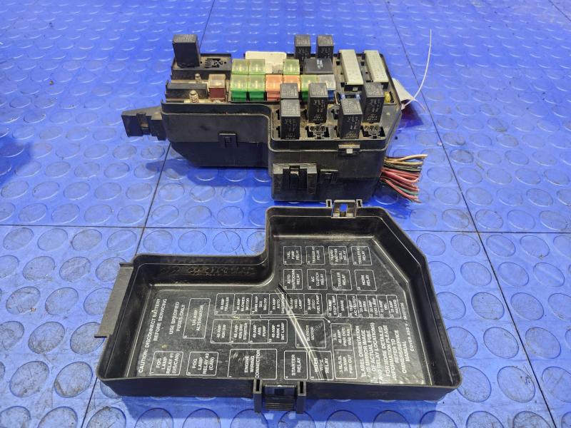 1997-1998 Dodge Dakota Engine Fuse Box Relay Junction Block OEM 56021276AB
