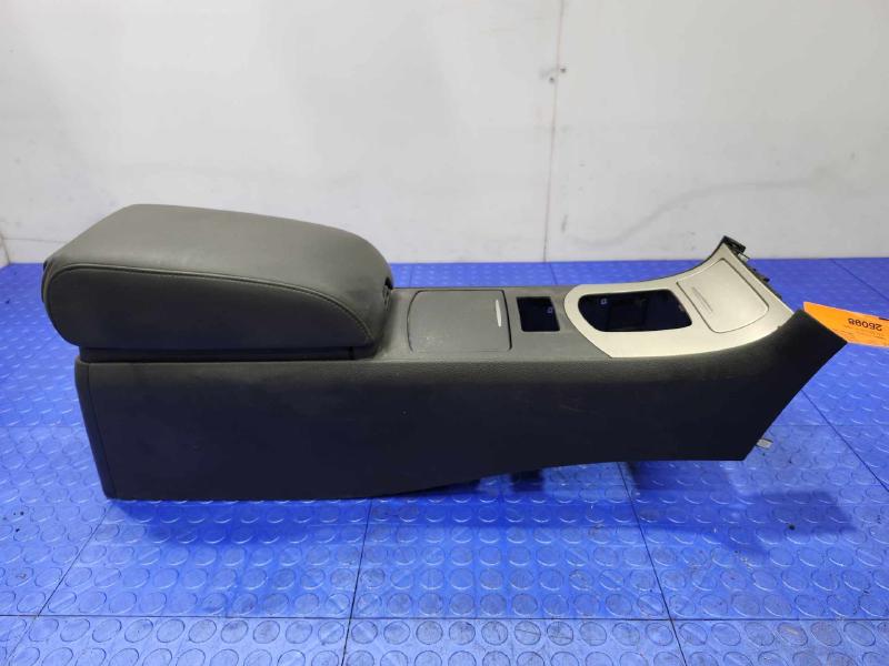 2008 Infiniti G35 Front Console