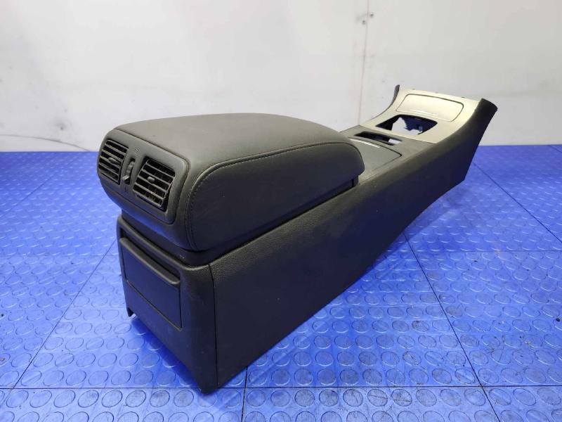 2008 Infiniti G35 Front Console