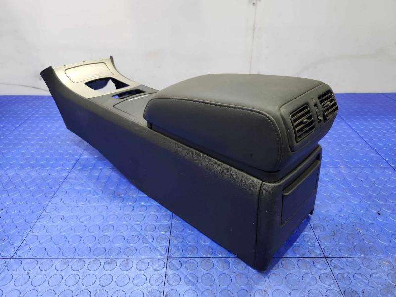 2008 Infiniti G35 Front Console