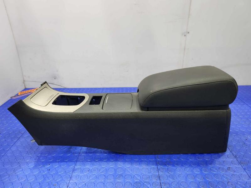 2008 Infiniti G35 Front Console