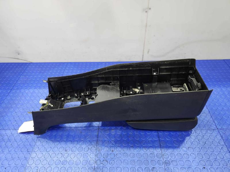 2008 Infiniti G35 Front Console