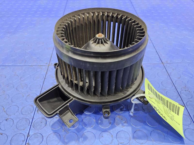 2013 Chrysler 300 Blower Motor