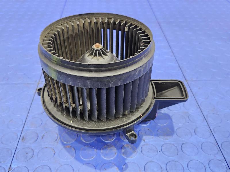 2013 Chrysler 300 Blower Motor
