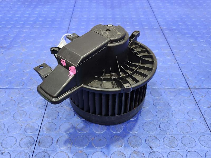 2013 Chrysler 300 Blower Motor