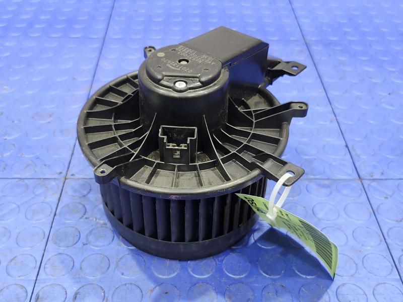 2013 Chrysler 300 Blower Motor