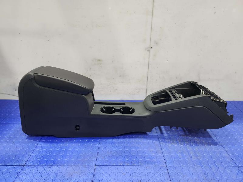 2016 Volkswagen Jetta Front Console
