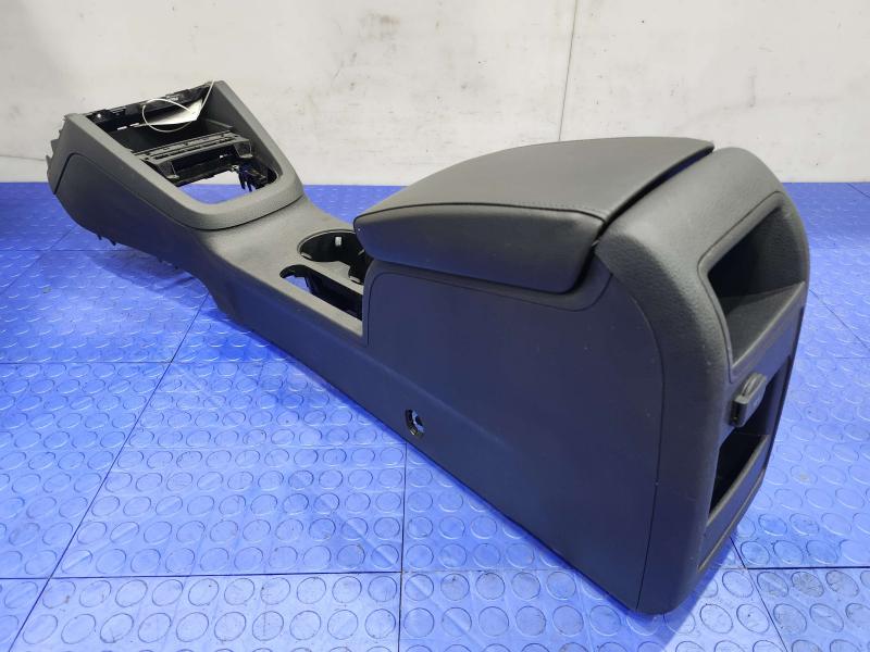 2016 Volkswagen Jetta Front Console