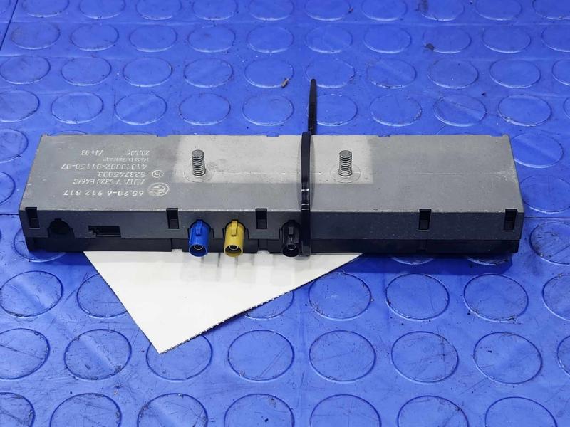 2003-2008 BMW Z4 Diversity Radio Antenna Amplifier Genuine OEM 65206912817