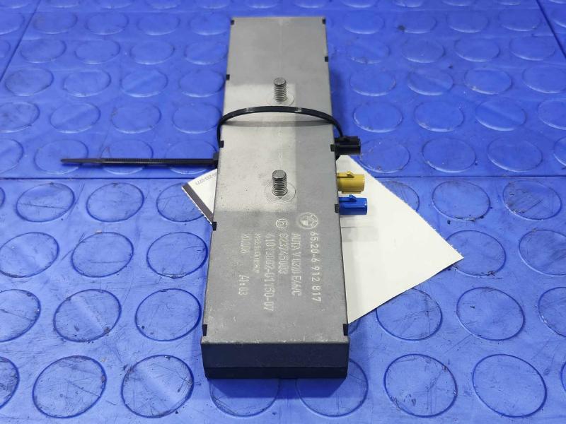 2003-2008 BMW Z4 Diversity Radio Antenna Amplifier Genuine OEM 65206912817