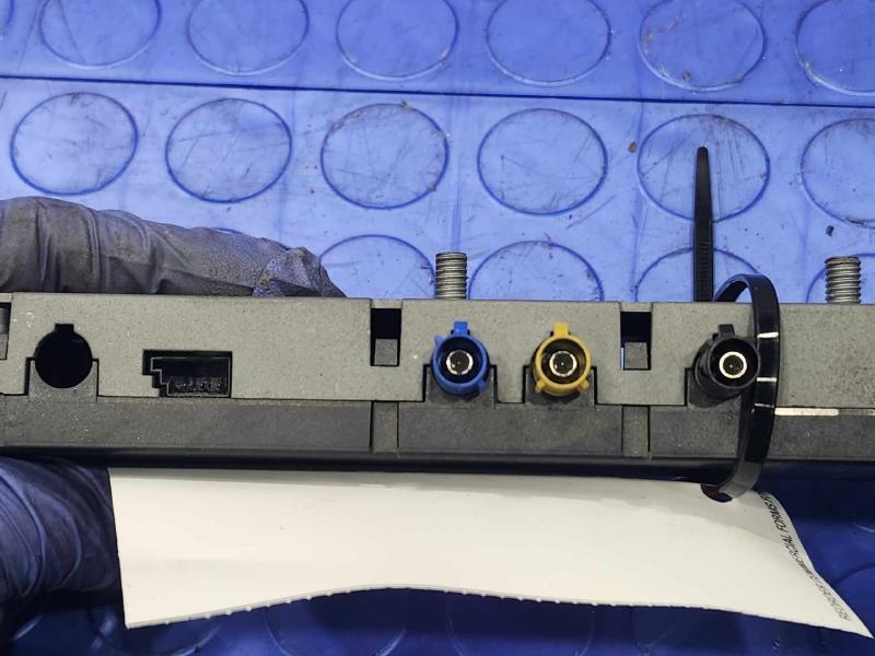 2003-2008 BMW Z4 Diversity Radio Antenna Amplifier Genuine OEM 65206912817