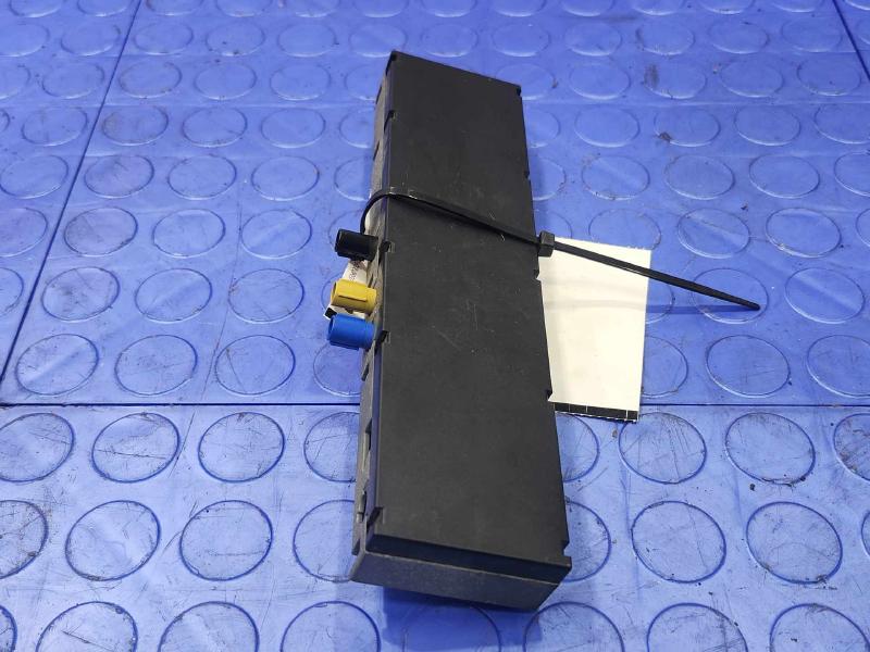 2003-2008 BMW Z4 Diversity Radio Antenna Amplifier Genuine OEM 65206912817