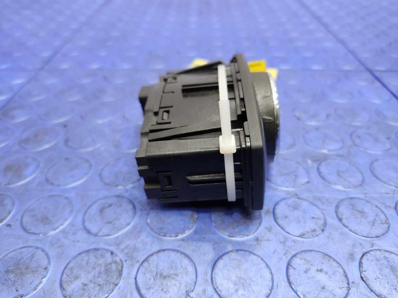 2014 Ford Fusion Headlight Switch (Dash Mtd)