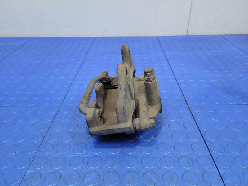 2013 Cadillac Escalade Caliper
