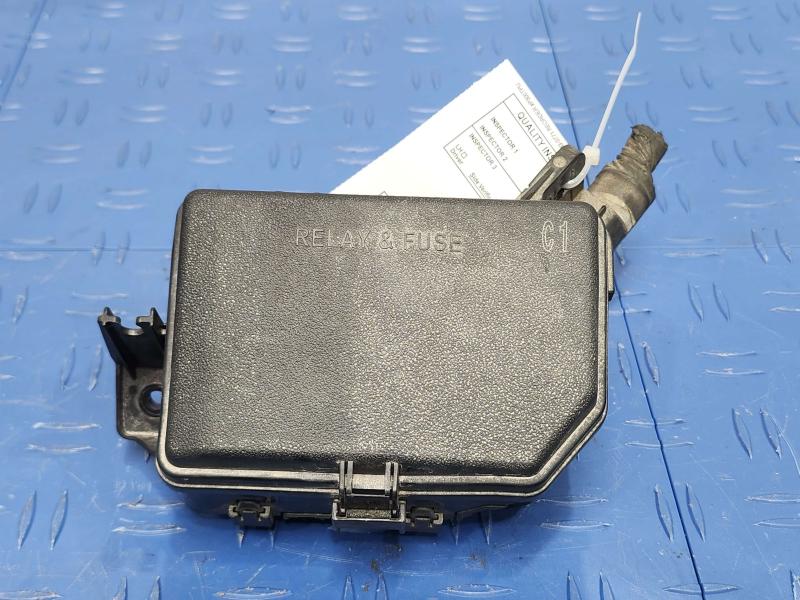 2013 Toyota Yaris Engine Fuse Box