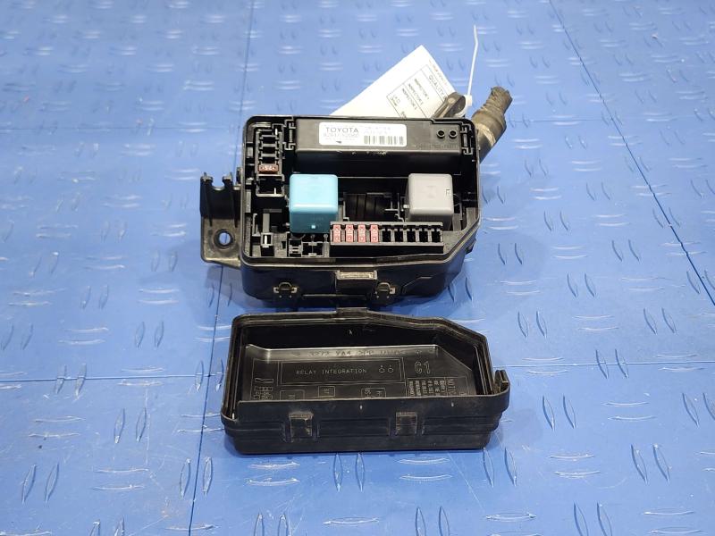 2013 Toyota Yaris Engine Fuse Box