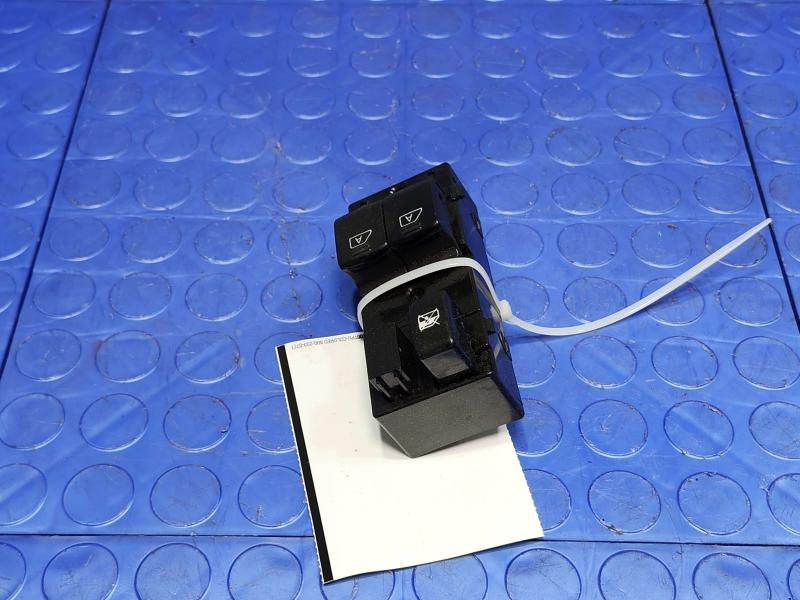 2015 Chevrolet City Express Door Switch Front