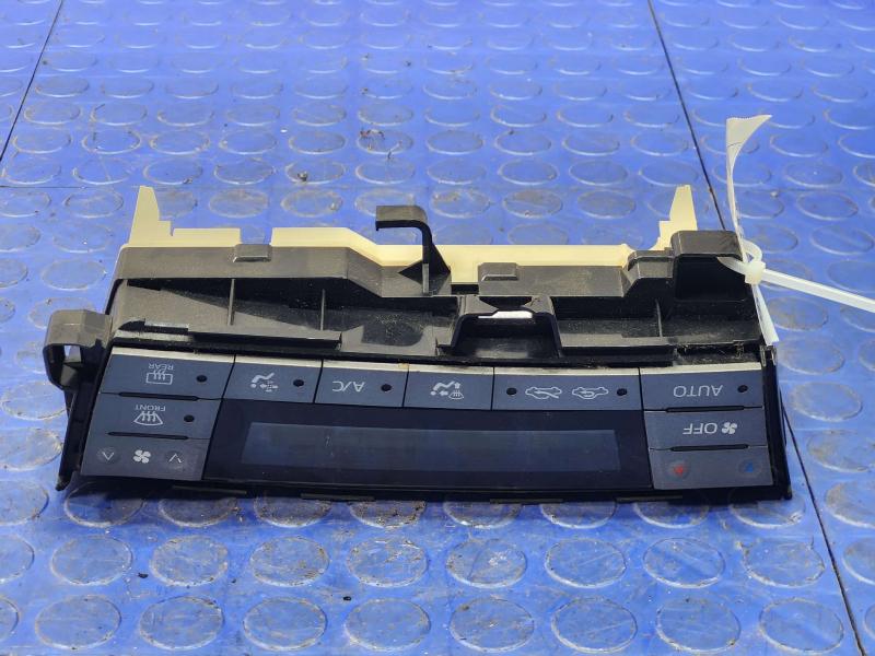 2014 Toyota Prius Heater A/C Control