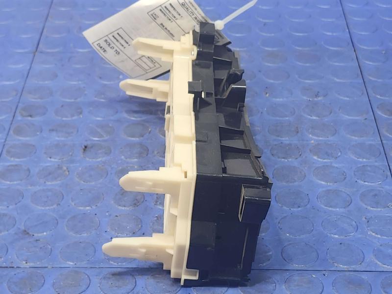 2014 Toyota Prius Heater A/C Control