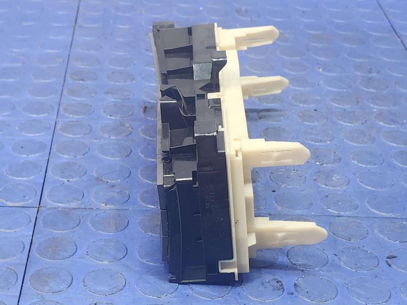 2014 Toyota Prius Heater A/C Control