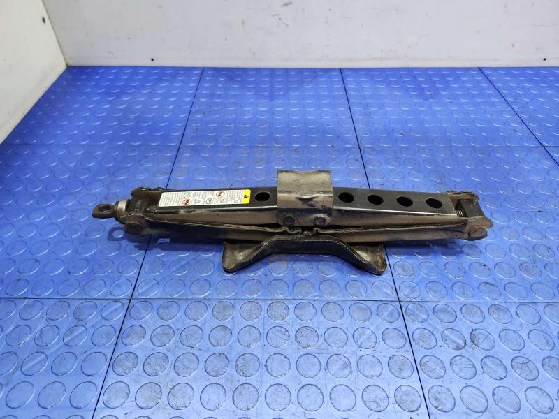 2007 Hummer H3 Jack Assembly