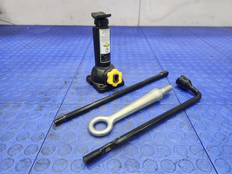 2011 Honda Pilot Jack Assembly