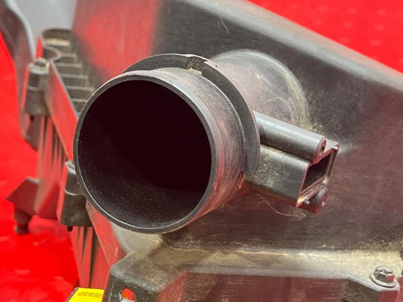 2016 Chevrolet Volt Air Cleaner