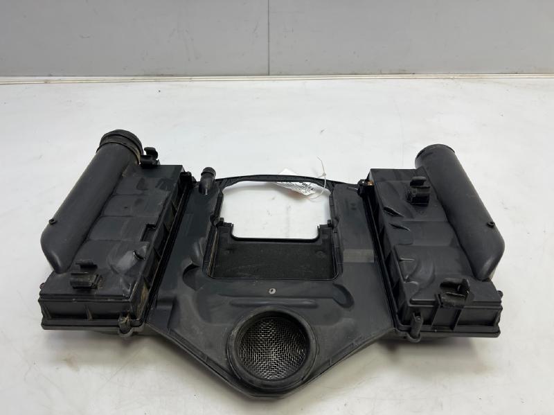 2008 Mercedes R-Class Air Cleaner