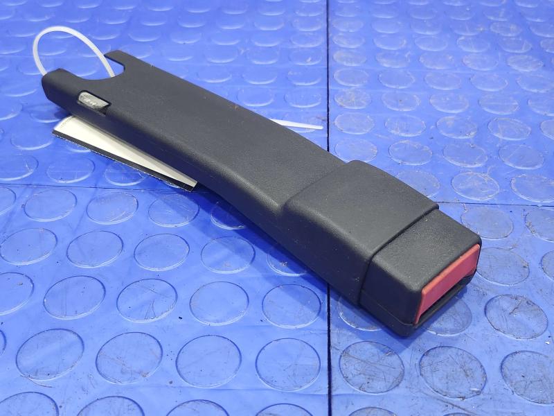 2010 Dodge Ram 1500 Front Seat Belt