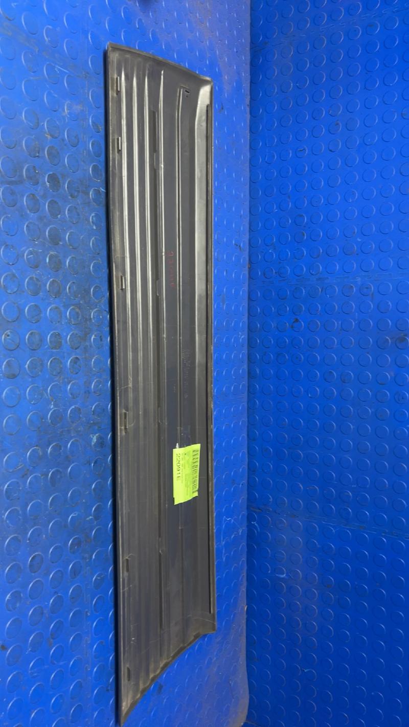 1993 - 1996 Jeep Grand Cherokee Laredo Front Door Cladding RH Passenger Side OEM 5CF44LS5