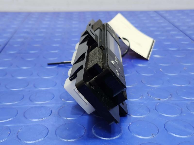 2011-2020 Infiniti QX56 QX80 Rear Temperature Climate Control Panel OEM 275111LK0A