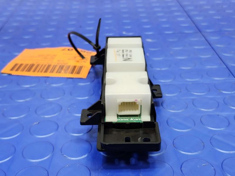 2011-2020 Infiniti QX56 QX80 Rear Temperature Climate Control Panel OEM 275111LK0A