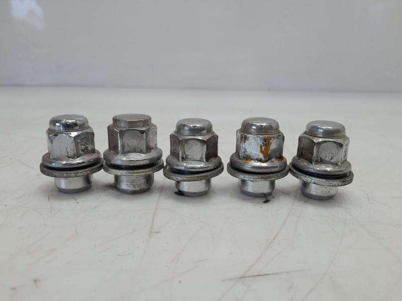 2016 Nissan Maxima Lug Nuts