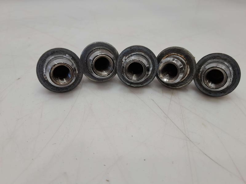 2016 Nissan Maxima Lug Nuts
