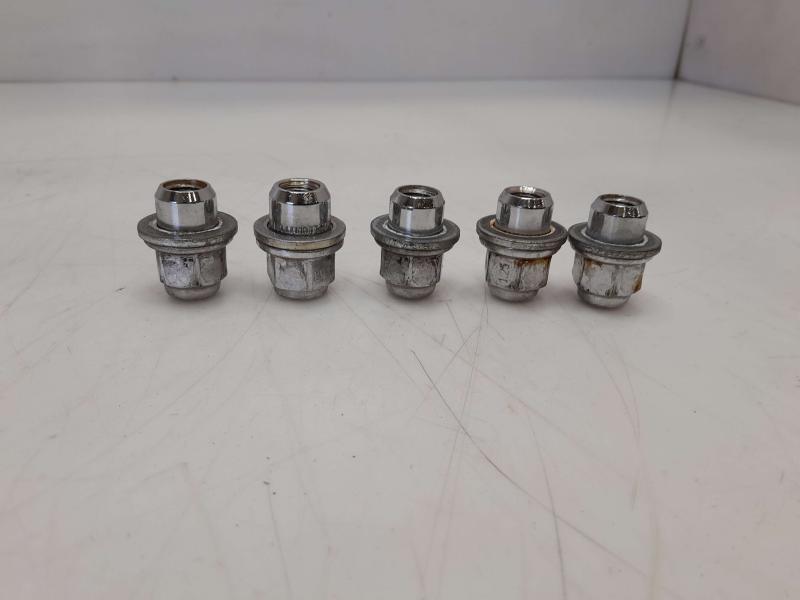 2016 Nissan Maxima Lug Nuts