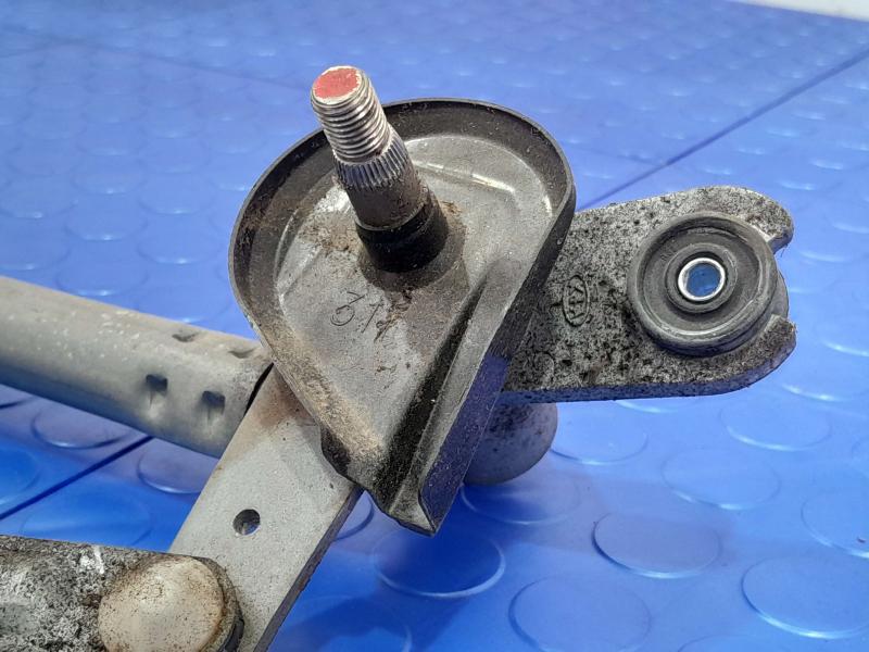 2011-2015 Kia Sorento Windshield Wiper Linkage Genuine OEM 981201U000