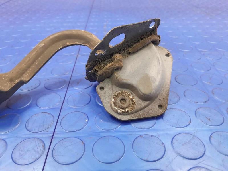 1991-1992 Ford Ranger Hood Hinge Right Passenger Side Genuine OEM F1TZ16796A ,RH