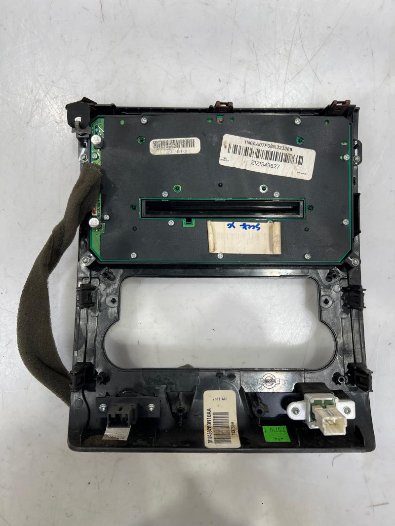 2008 Nissan Titan Audio & Visual Equip.(Radio)