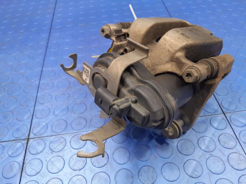 2018 BMW 740I Caliper