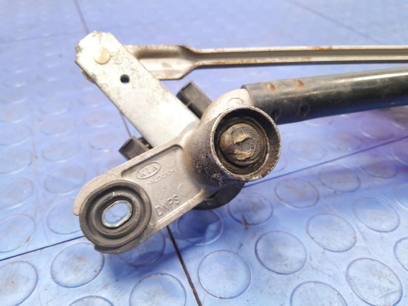 2010-2013 Kia Forte Windshield Wiper Linkage Transmission OEM Part 981201M000