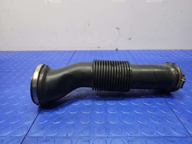 2017-2019 Jaguar XE 2.0L Diesel Engine Air Intake Tube Genuine OEM T2H1383
