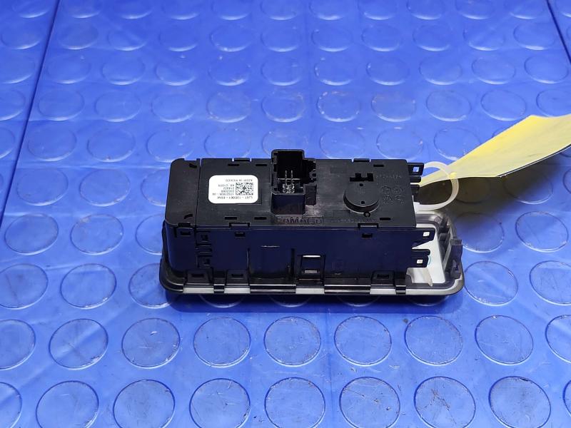 2020 Ford Escape Headlight Switch (Dash Mtd)