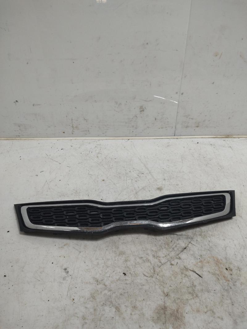 2012 - 2015 Kia Rio Upper Grille w/ Chrome Surround OEM 863501W010
