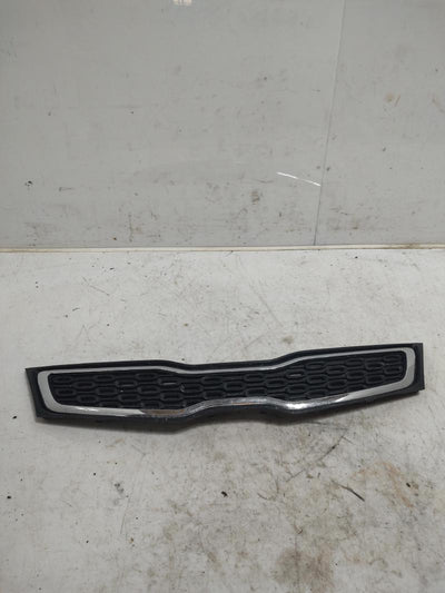 2012 - 2015 Kia Rio Upper Grille w/ Chrome Surround OEM 863501W010