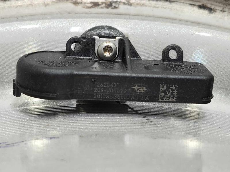 2015 Subaru Legacy Wheel