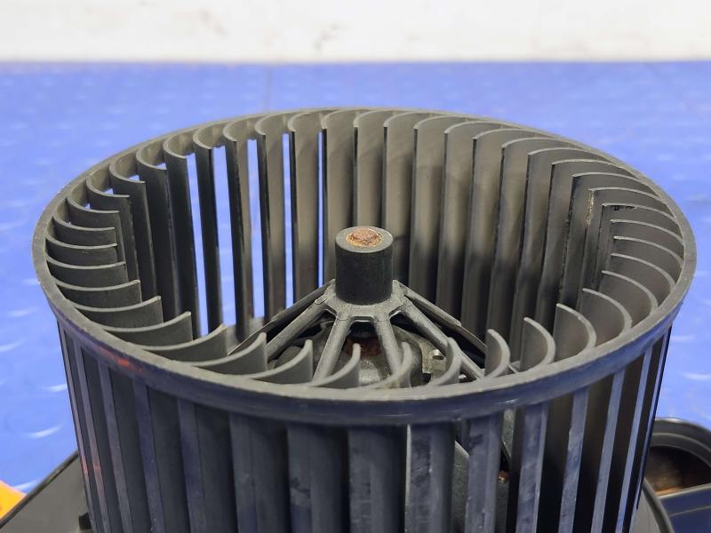 2010-2012 Jeep Liberty Heater AC Blower Motor Assembly OEM 68038826AA