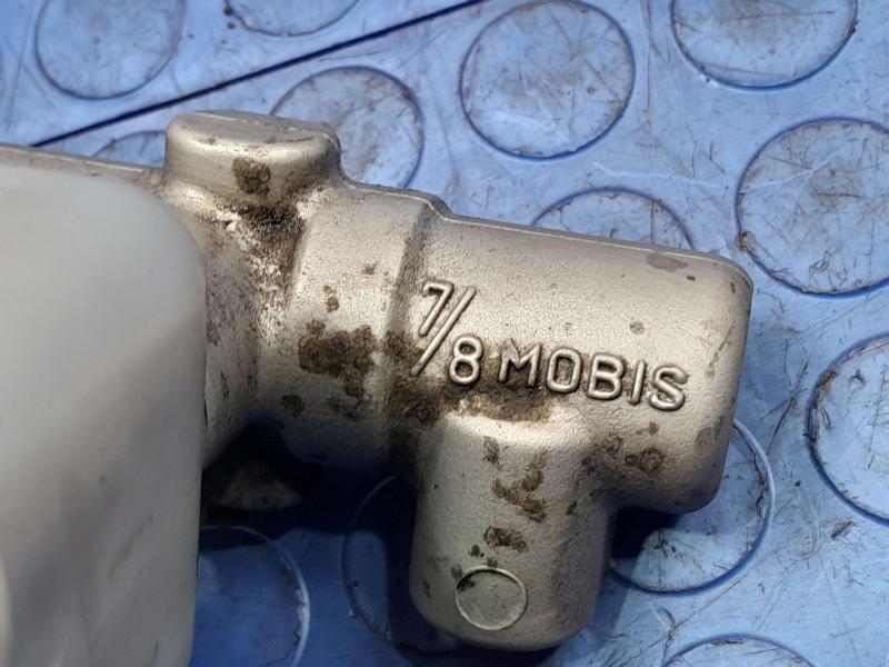 2011-2013 Kia Forte Brake Master Cylinder Assembly Genuine OEM 585101H200