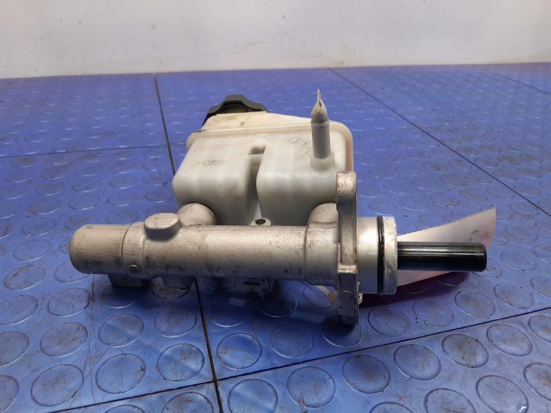 2011-2013 Kia Forte Brake Master Cylinder Assembly Genuine OEM 585101H200