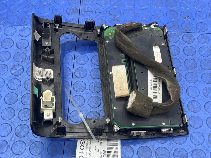 2008 Nissan Titan Audio & Visual Equip.(Radio)
